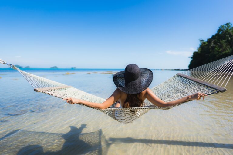 Read more about the article How to Save Money: A Beginner’s Guide to Setting Savings Goals, Building an Emergency Fund & Saving on a Tight Budget